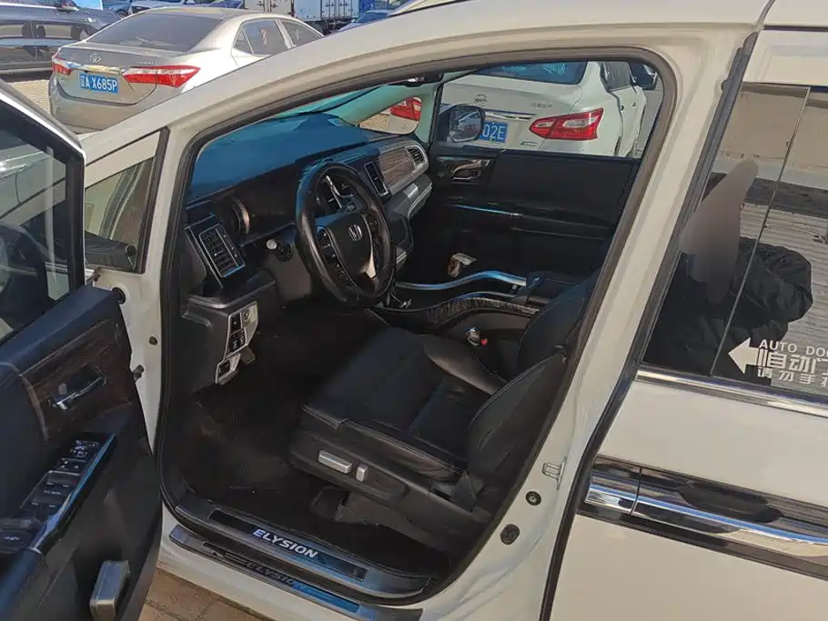Honda Elysion — миниатюра 9