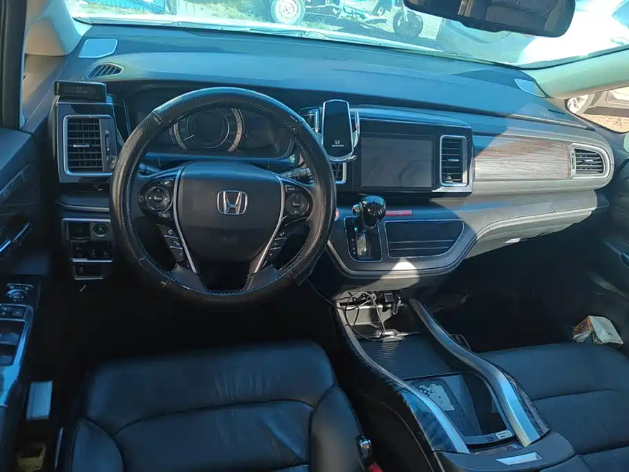 Honda Elysion — миниатюра 12