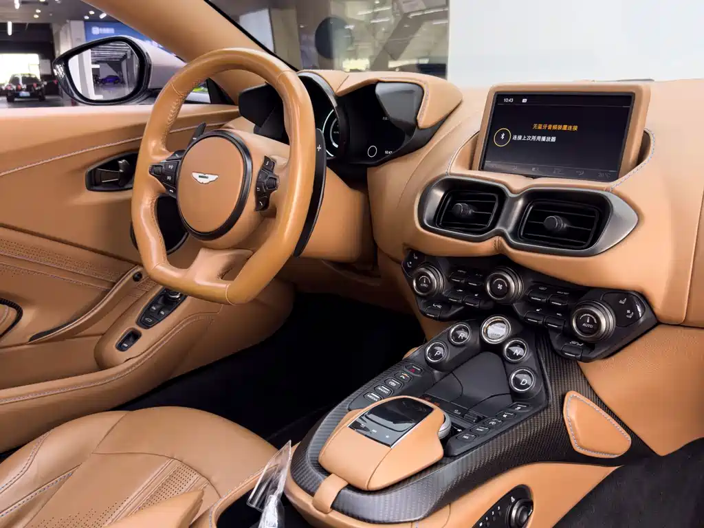 Aston Martin V8 Vantage — миниатюра 16