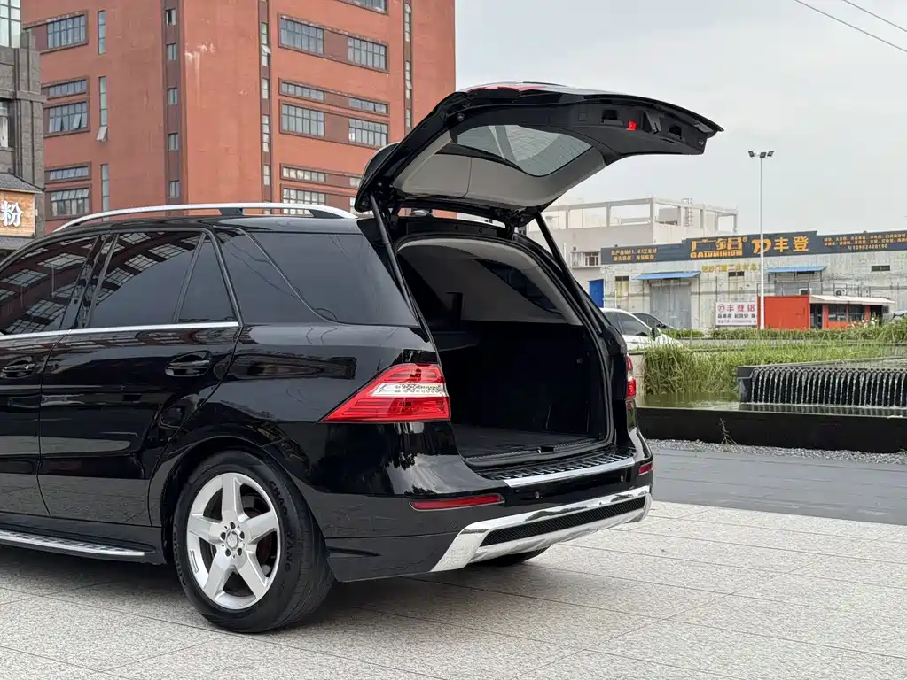 Mercedes-Benz M-Class — миниатюра 9