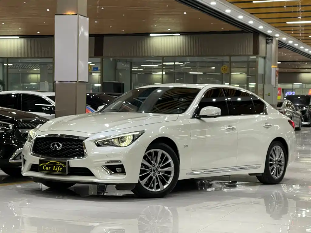 INFINITI Q50L