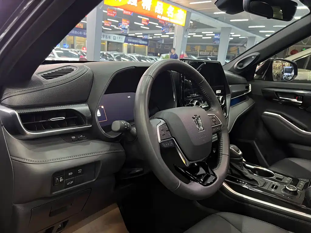 Toyota Crown Kluger — миниатюра 9