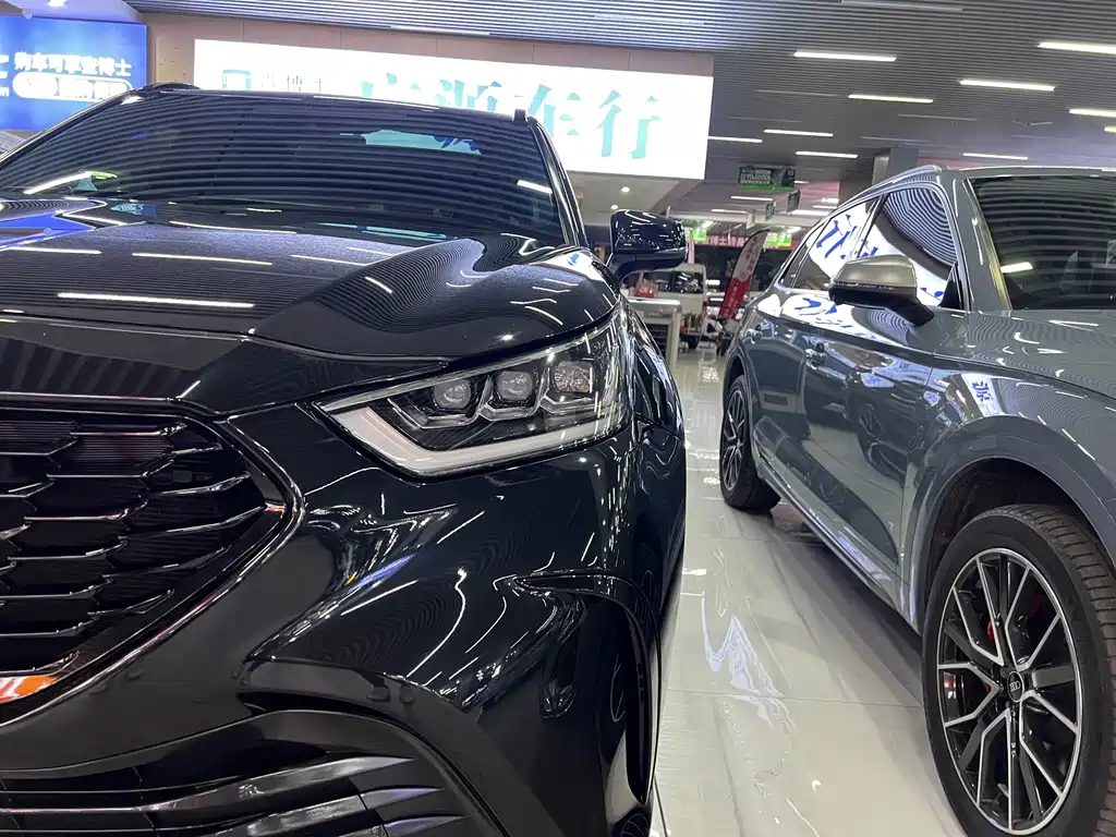 Toyota Crown Kluger — миниатюра 4
