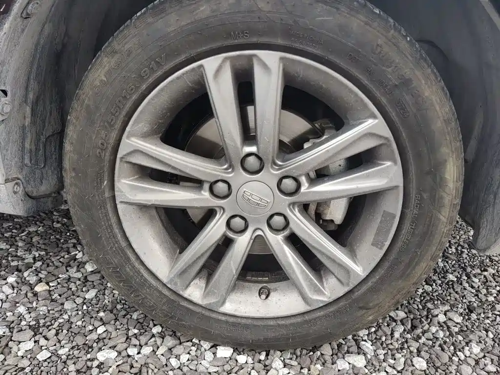 Geely Emgrand — миниатюра 8