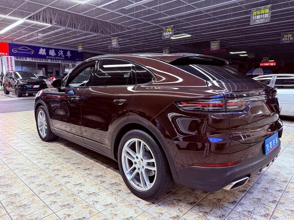 Porsche Cayenne — миниатюра 6