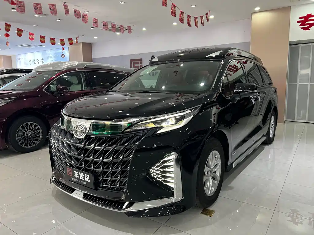 Toyota Granvia 0