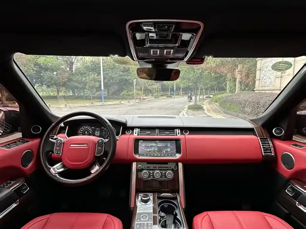 Land Rover Range Rover — миниатюра 5
