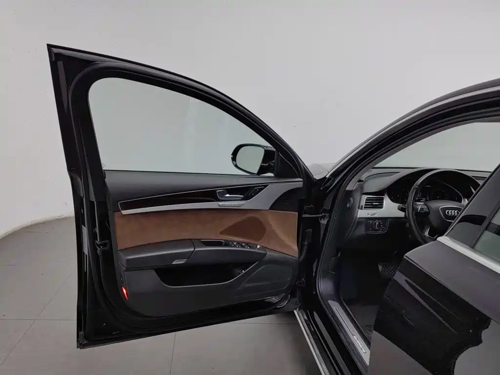 Audi A8 — миниатюра 8
