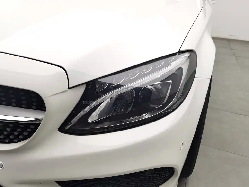 Mercedes-Benz C-Class — миниатюра 7
