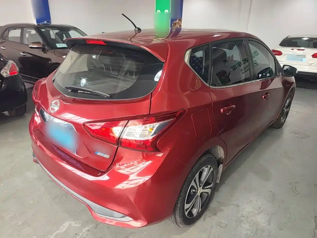 Nissan Tiida — миниатюра 7