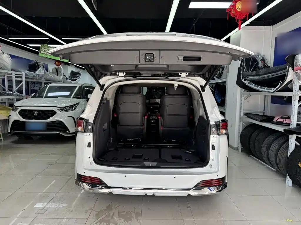 Toyota Sienna — миниатюра 20