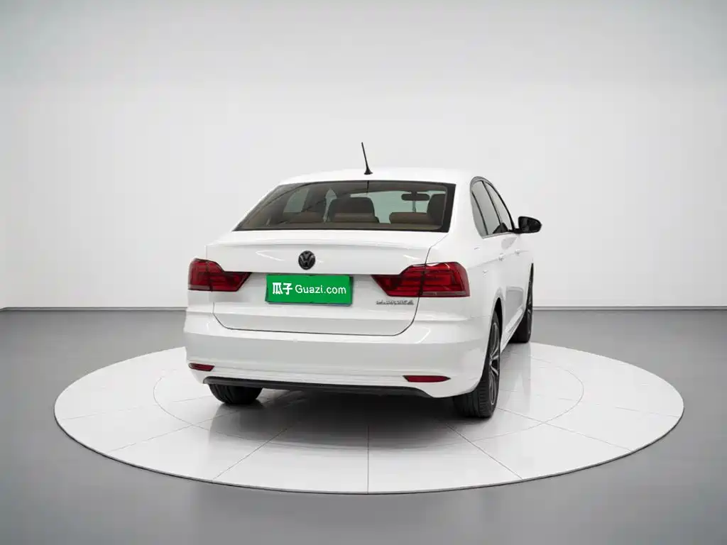 Volkswagen Santana — миниатюра 5