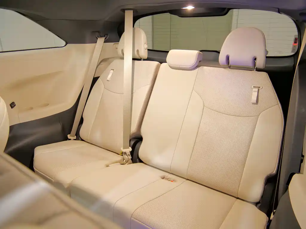 Toyota Sienna — миниатюра 14