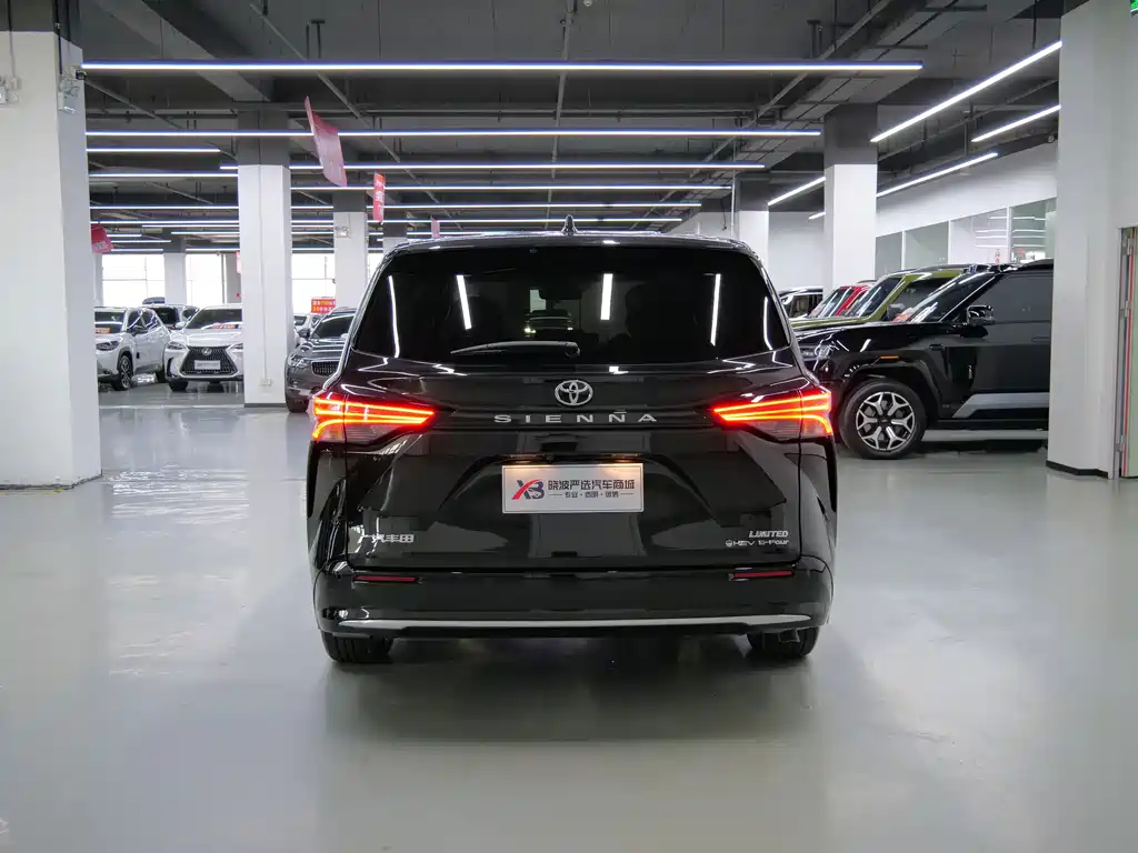 Toyota Sienna — миниатюра 18