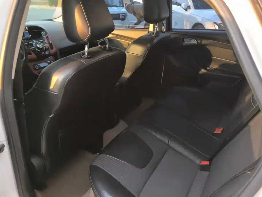 Ford Focus — миниатюра 11