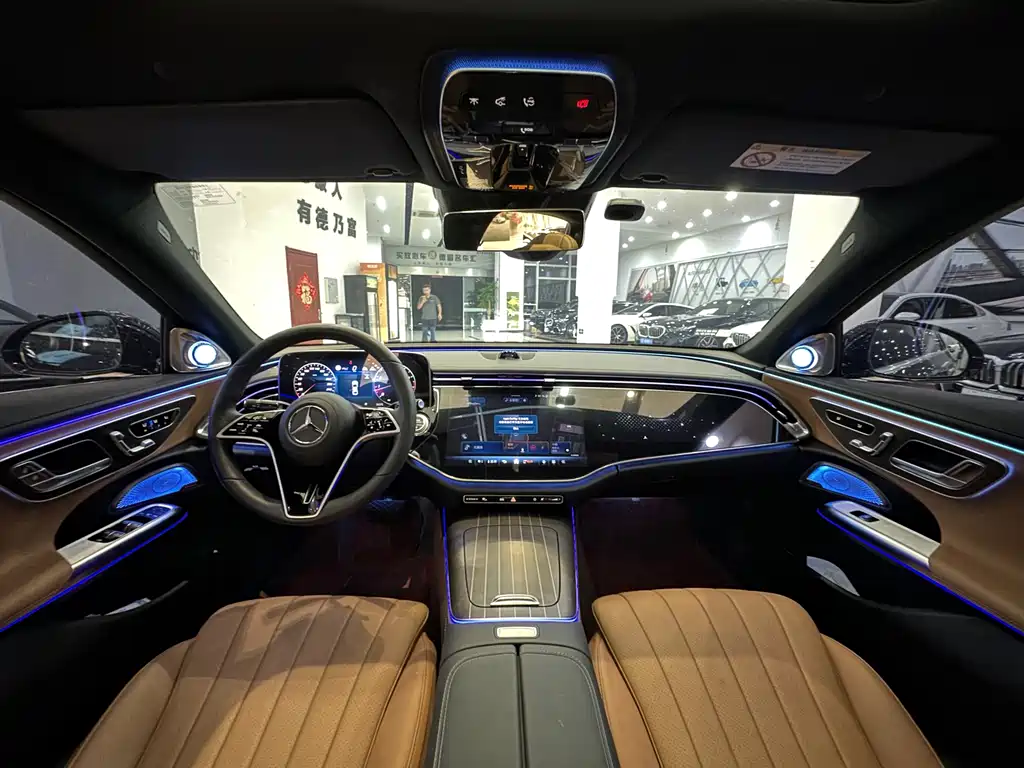 Mercedes-Benz E-Class — миниатюра 10