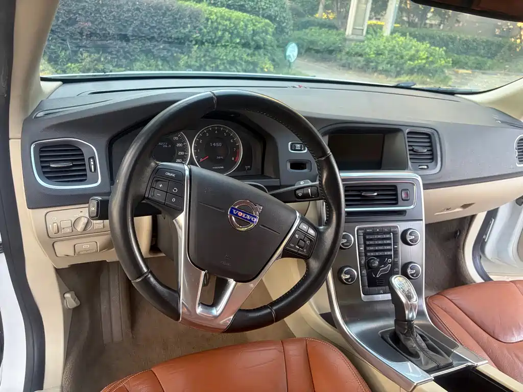 Volvo S60 (Import) — миниатюра 12