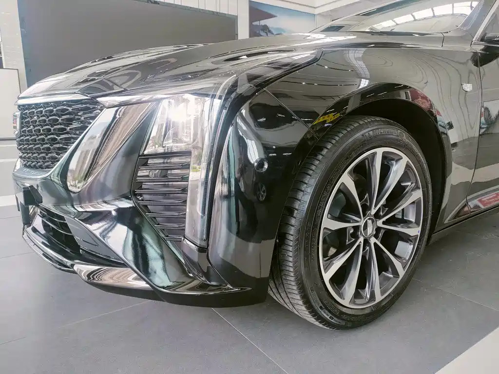 Cadillac CT5 — миниатюра 2