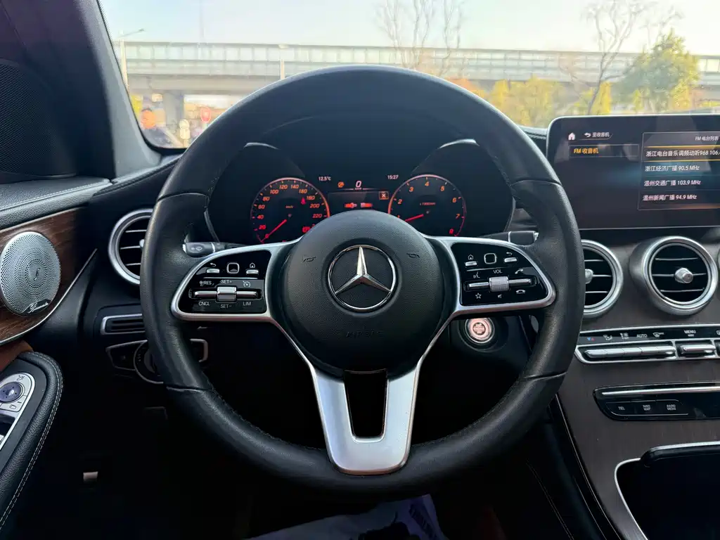 MERCEDES-BENZ GLC
