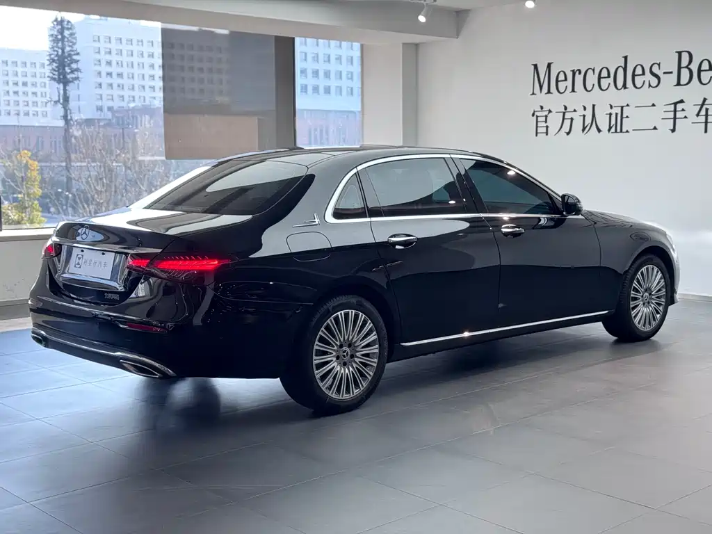 MERCEDES-BENZ E CLASS