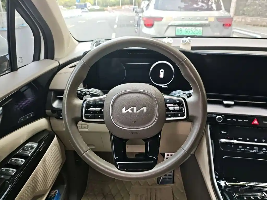 Kia Carnival — миниатюра 6