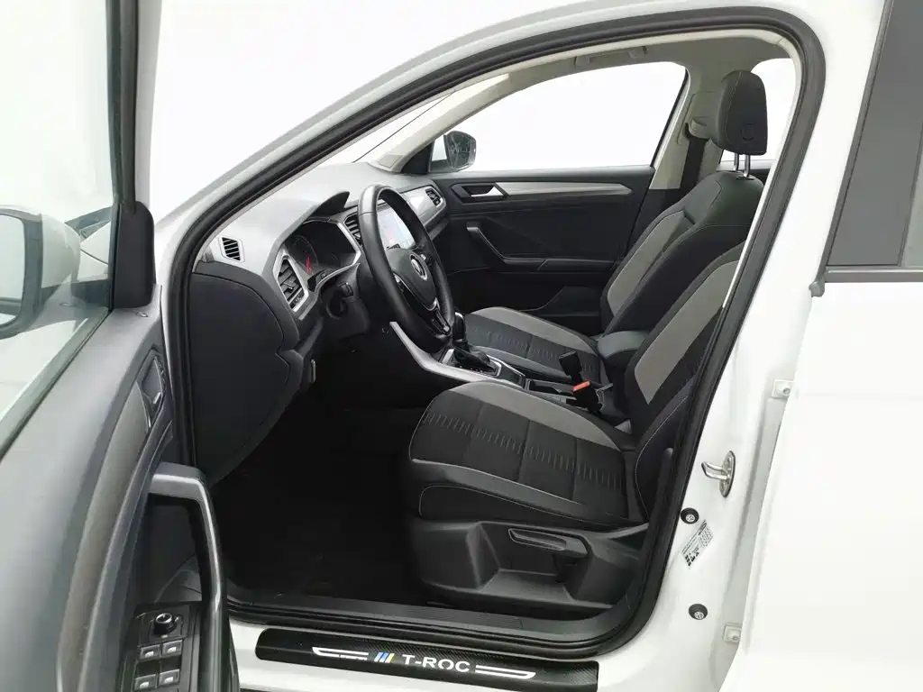 Volkswagen T-Roc — миниатюра 10