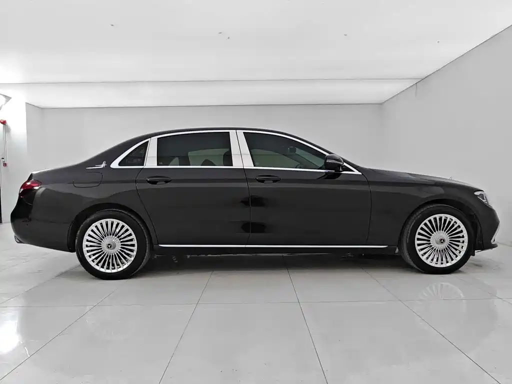 Mercedes-Benz E-Class — миниатюра 8