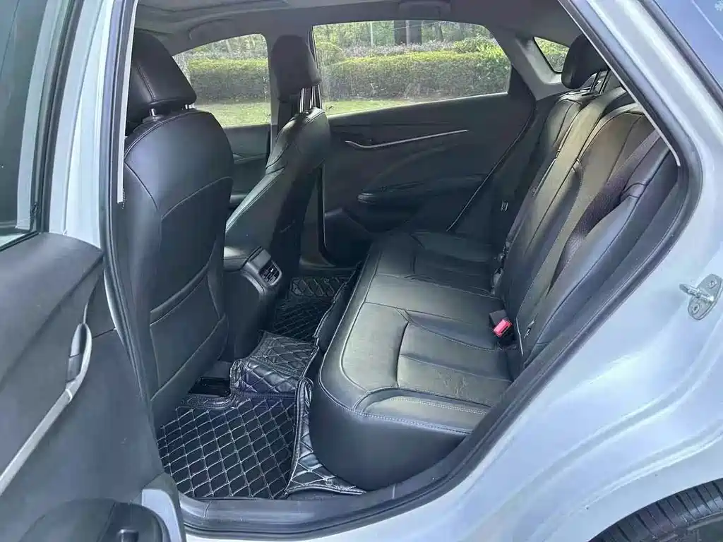 Buick Excelle — миниатюра 7