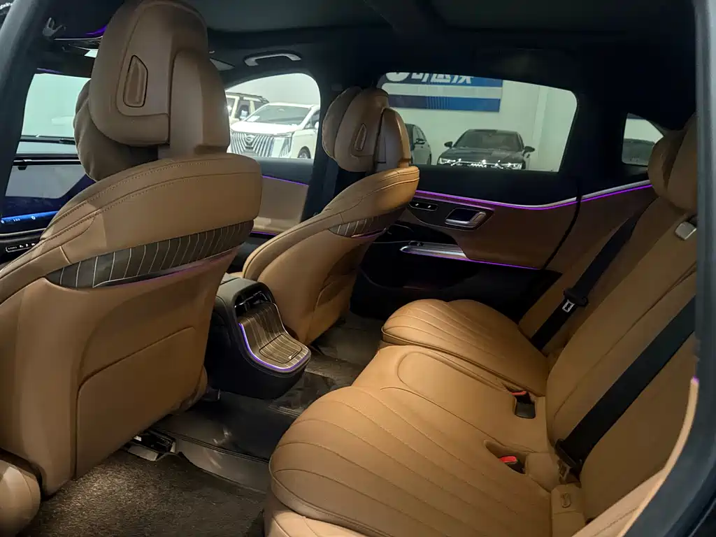 Mercedes-Benz E-Class New Energy — миниатюра 7