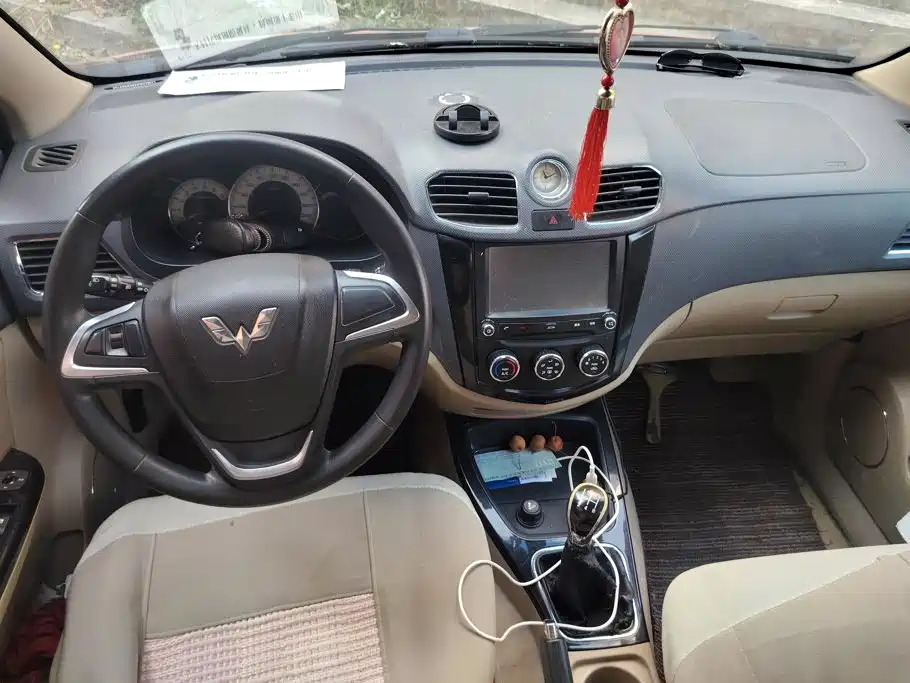Wuling Hongguang — миниатюра 12