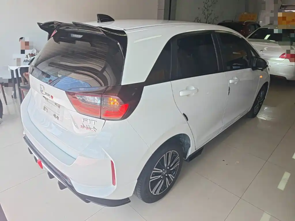 Honda Fit — миниатюра 7