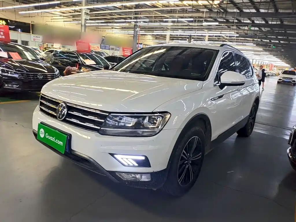 Volkswagen Tiguan L — миниатюра 2