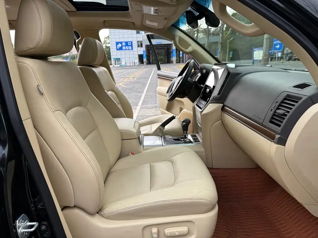 Toyota Land Cruiser 2017 4.6L