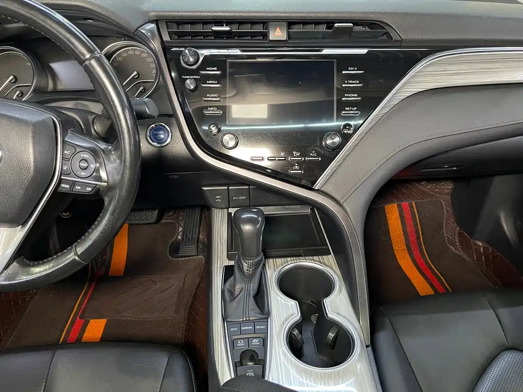 Toyota Camry — миниатюра 14