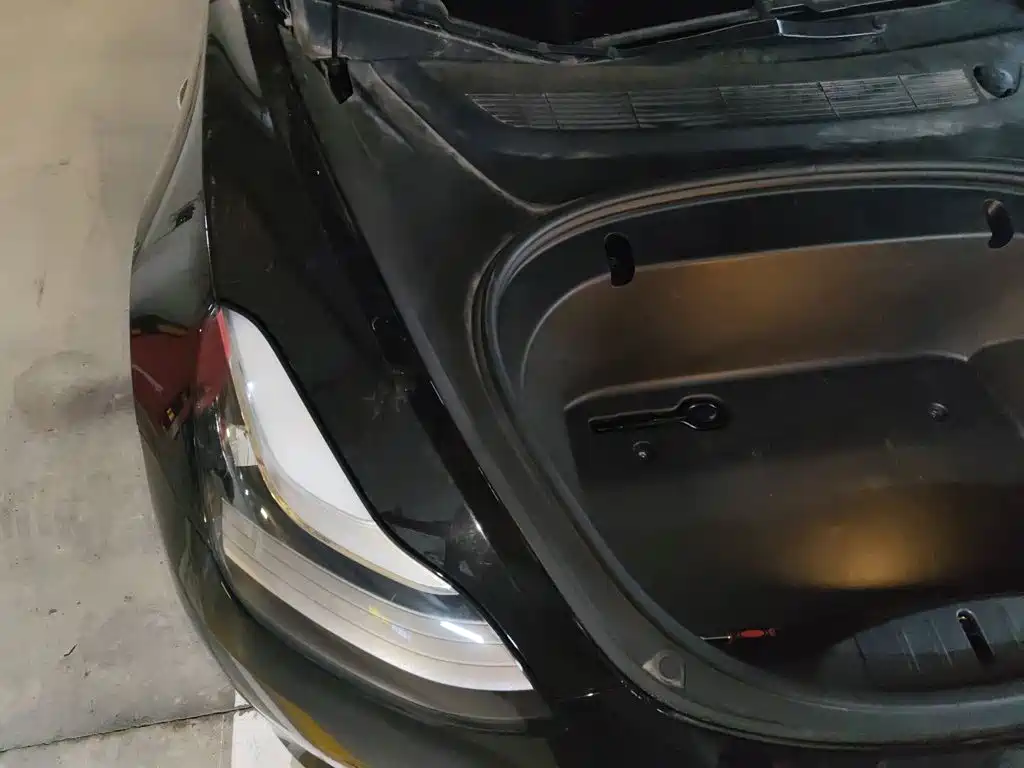 Tesla Model 3 — миниатюра 21
