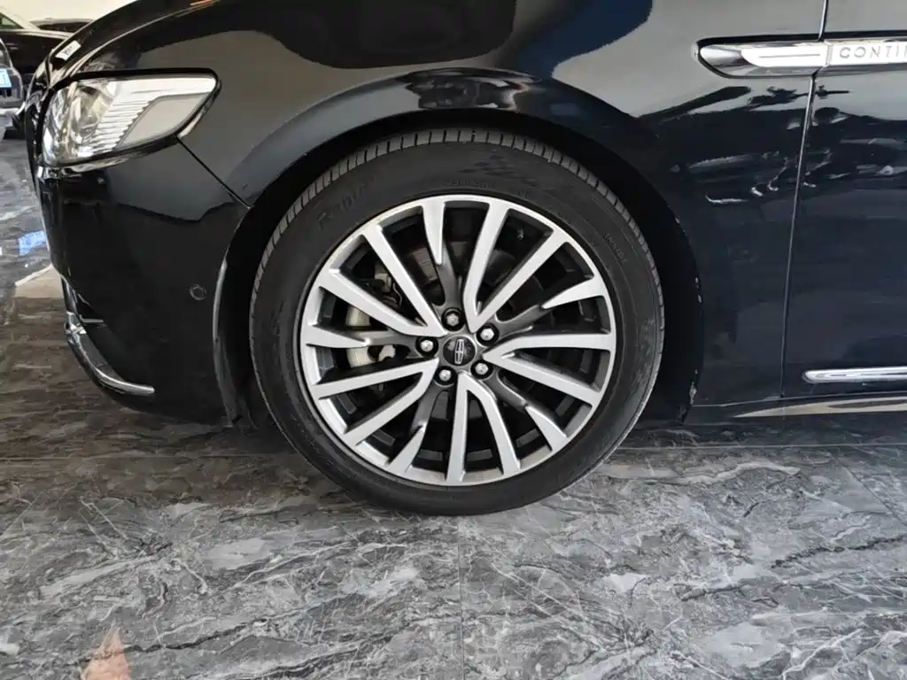 Lincoln Continental — миниатюра 23