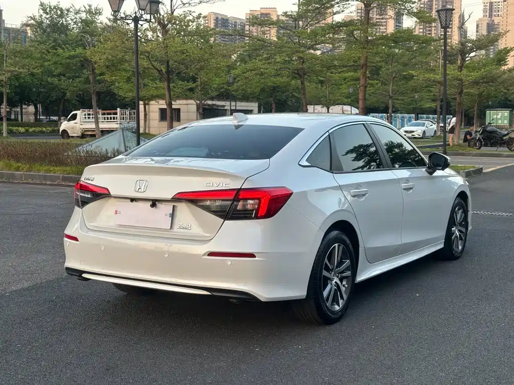 Honda Civic — миниатюра 18