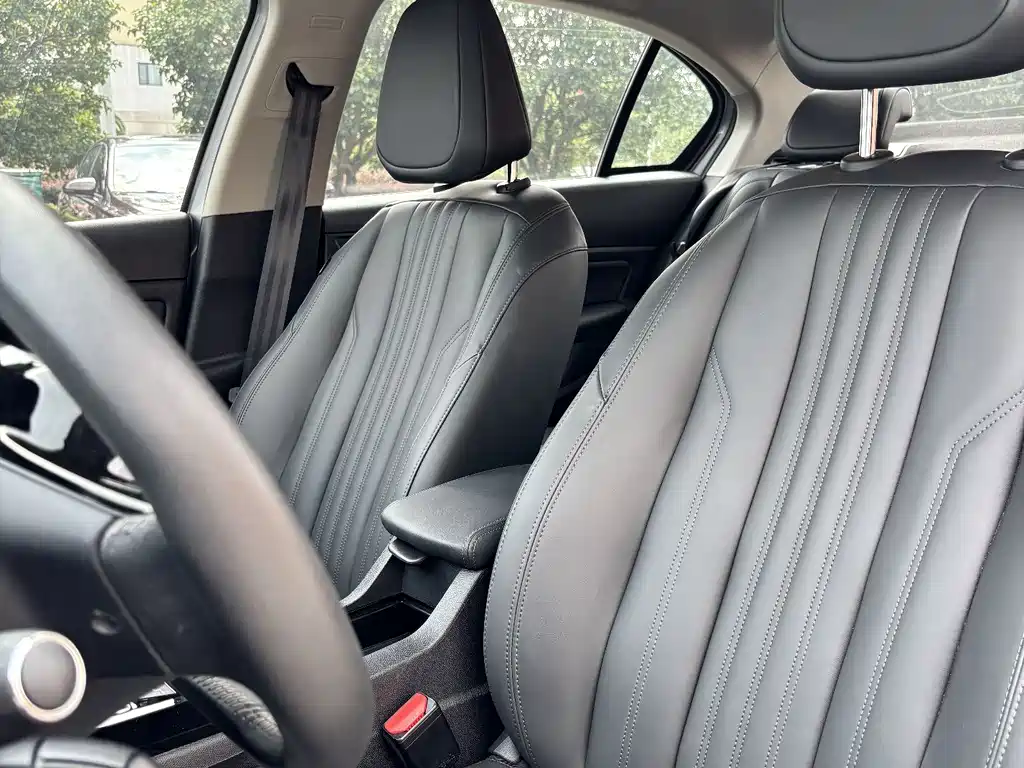 Peugeot 408 — миниатюра 6