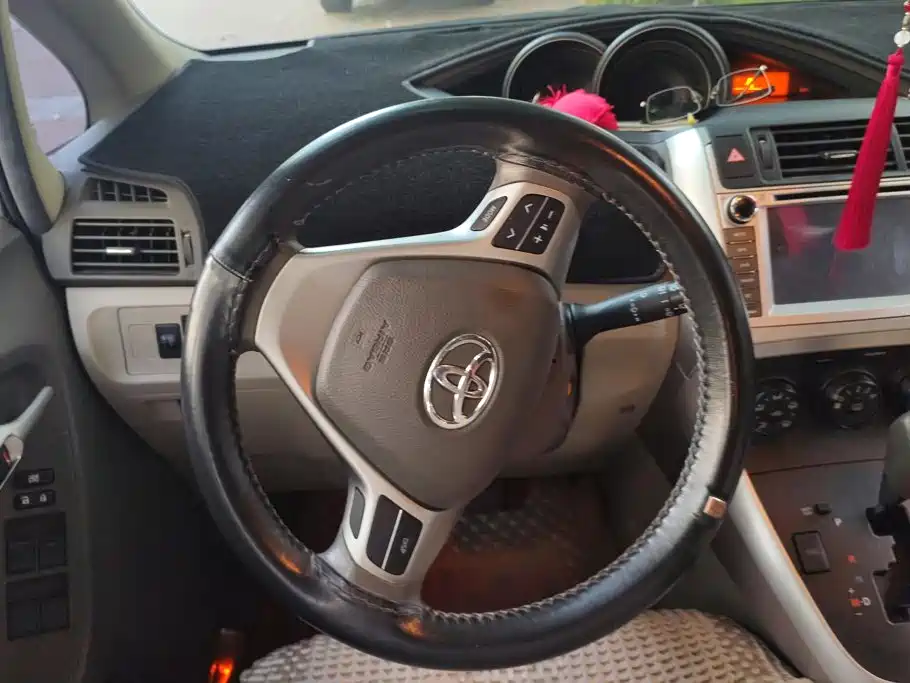 Toyota Verso — миниатюра 15