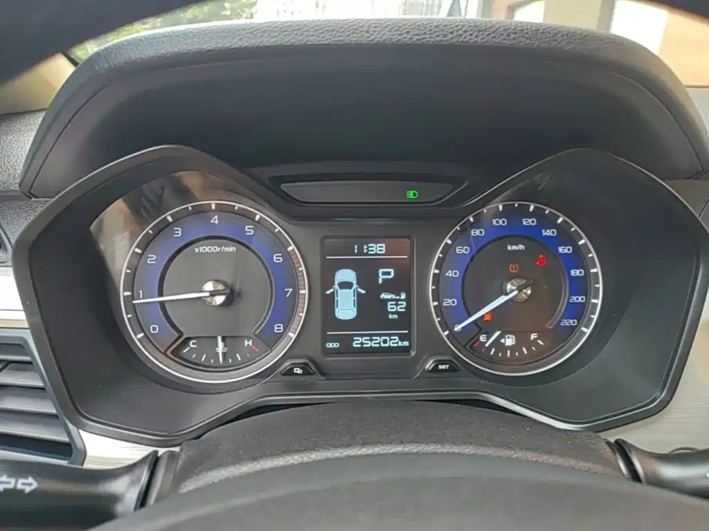 Geely Vision X3 — миниатюра 12