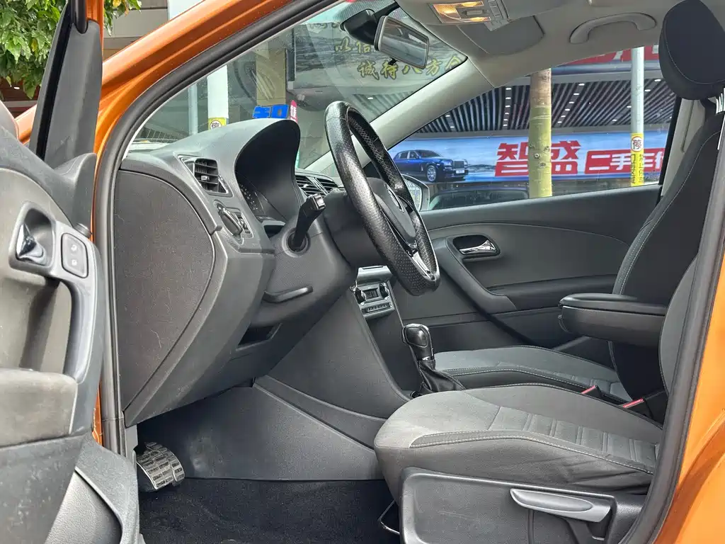 Volkswagen Polo — миниатюра 5