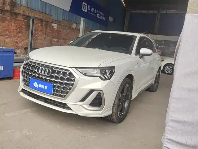 AUDI Q3 2023