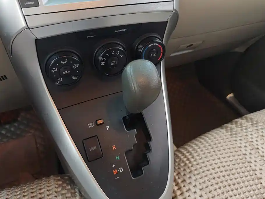 Toyota Verso — миниатюра 16