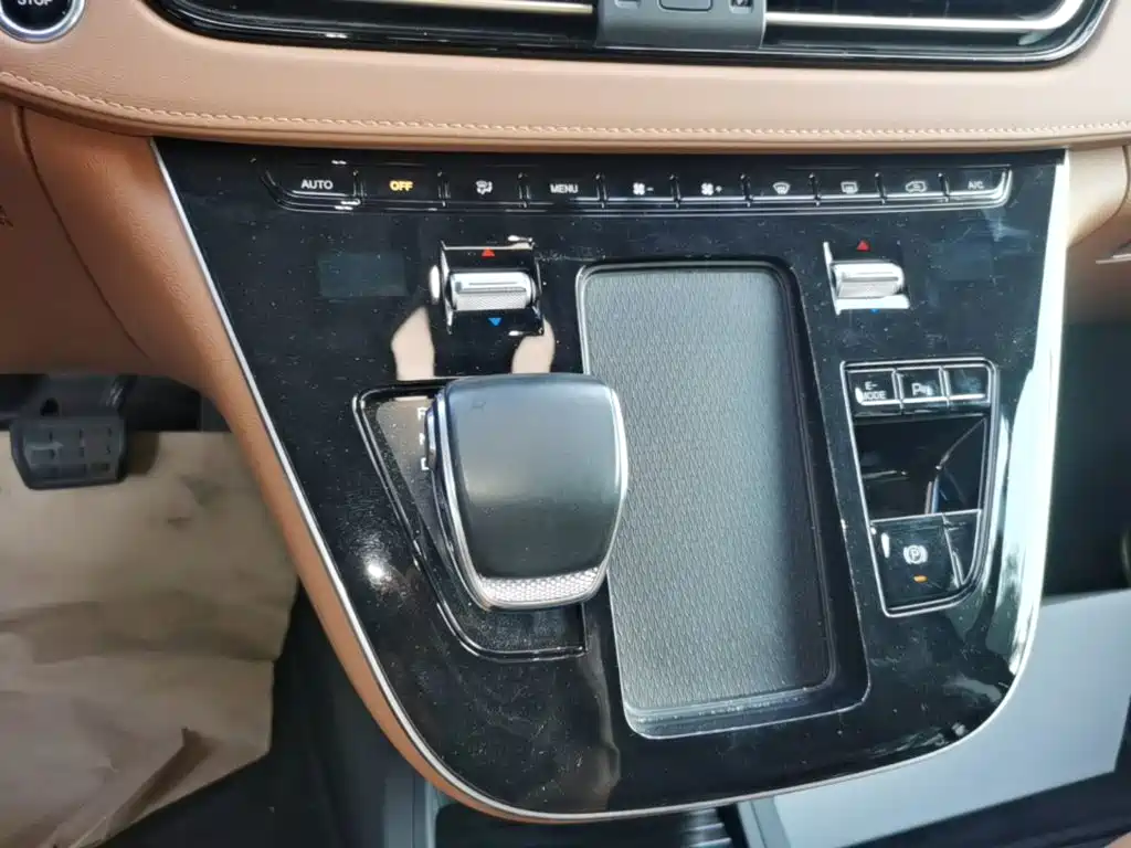 Hongqi Hongqi HQ9 PHEV — миниатюра 14