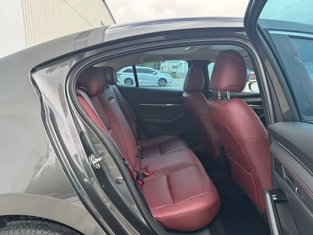 Mazda 3 Axela — миниатюра 20