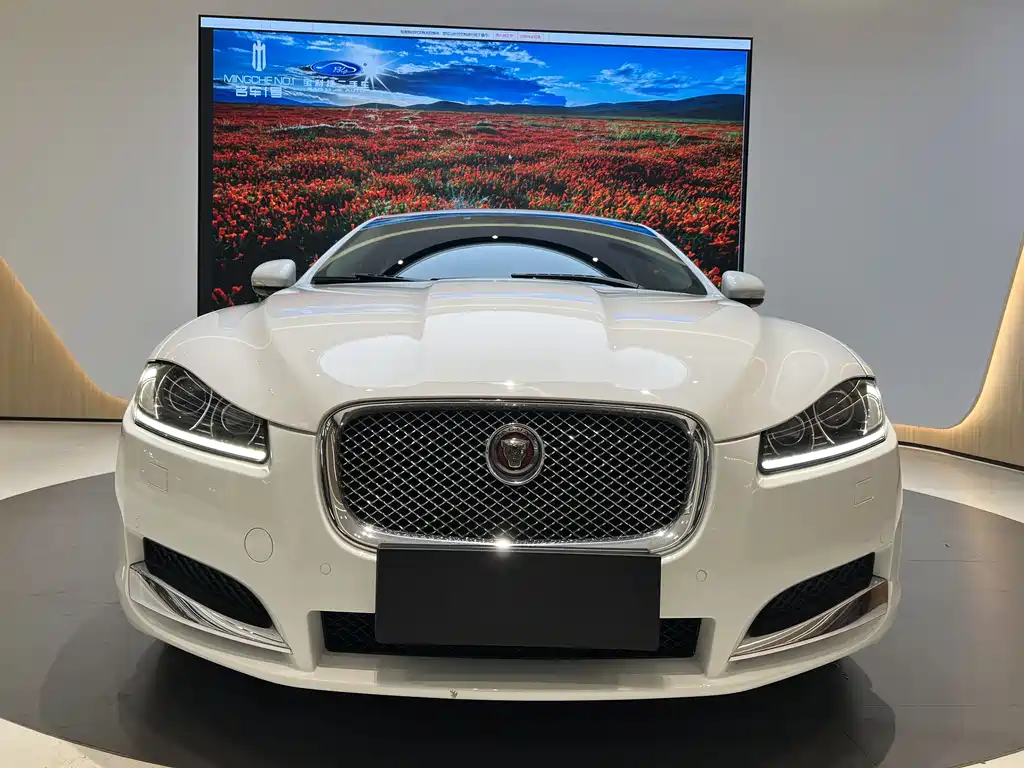 Jaguar XF 2015 XF 2.0T Luxury