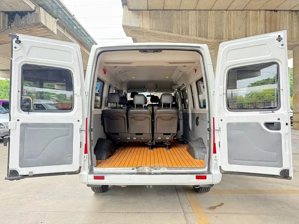MAXUS V80 — миниатюра 9
