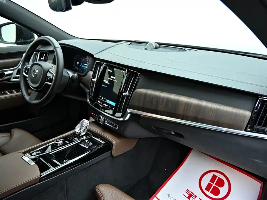 VOLVO S90 PLUG IN HYBRID