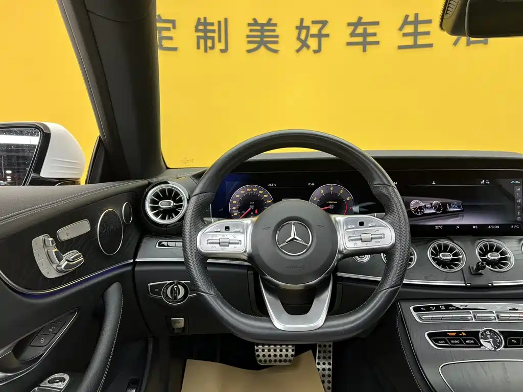 Mercedes-Benz E-Class (Import) — миниатюра 30