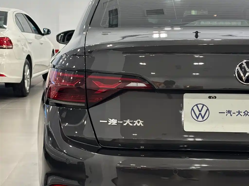 Volkswagen Sagitar — миниатюра 15